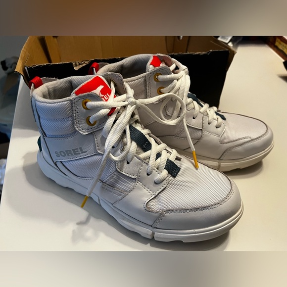 Sorel explorer II mid top waterproof sneaker sz 8.5 - Picture 2 of 9